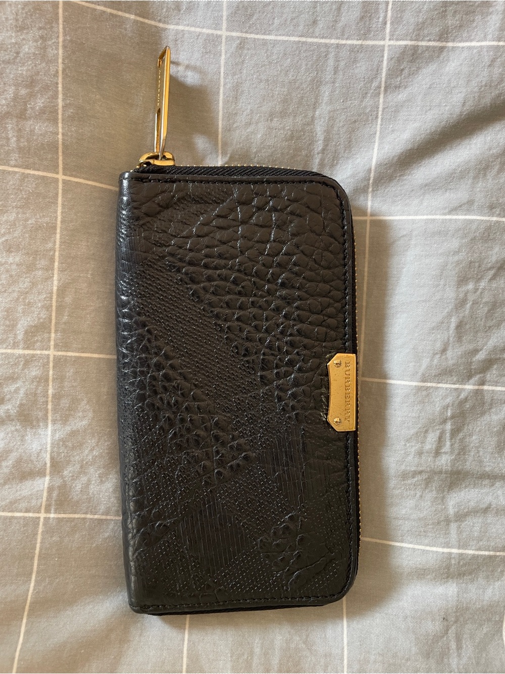 Burberry Grain Leather Zip Wallet